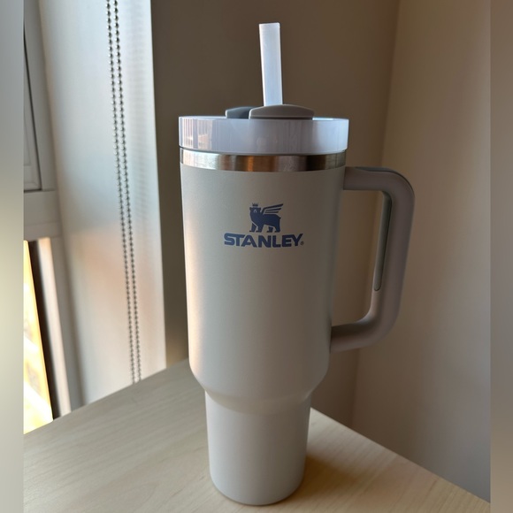 Stanley Other - Stanley The Quencher H2.0 FlowState™ Tumbler | 40 OZ - Fog
